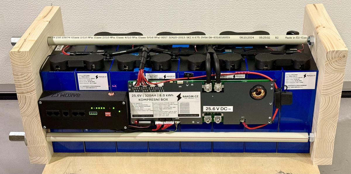BK8K-RC — kompresný box 25,6 V / 320 Ah s BMS+
